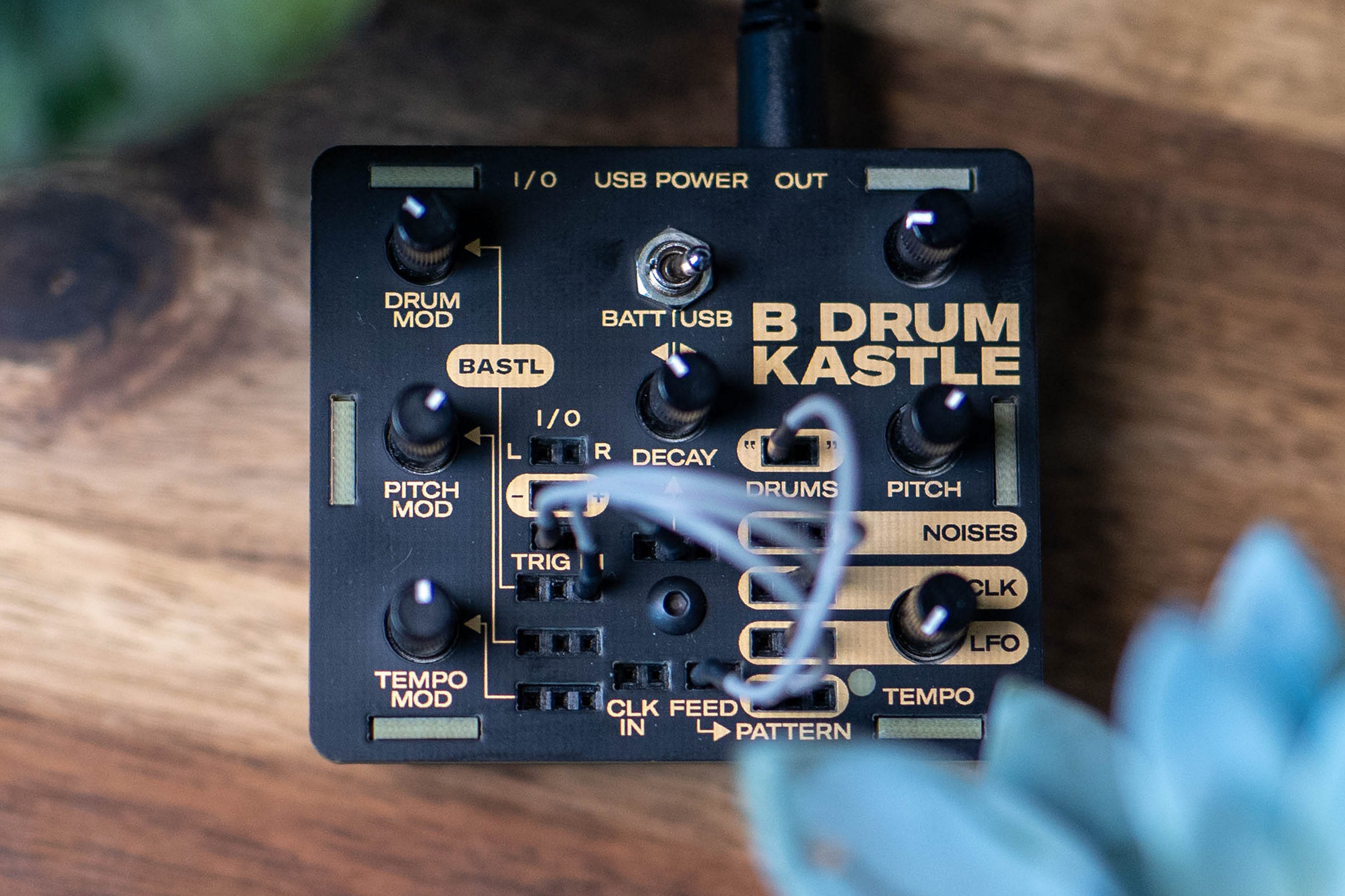 Bastl Kastle Drum – Discover rhythm on a tiny patchable groovebox
