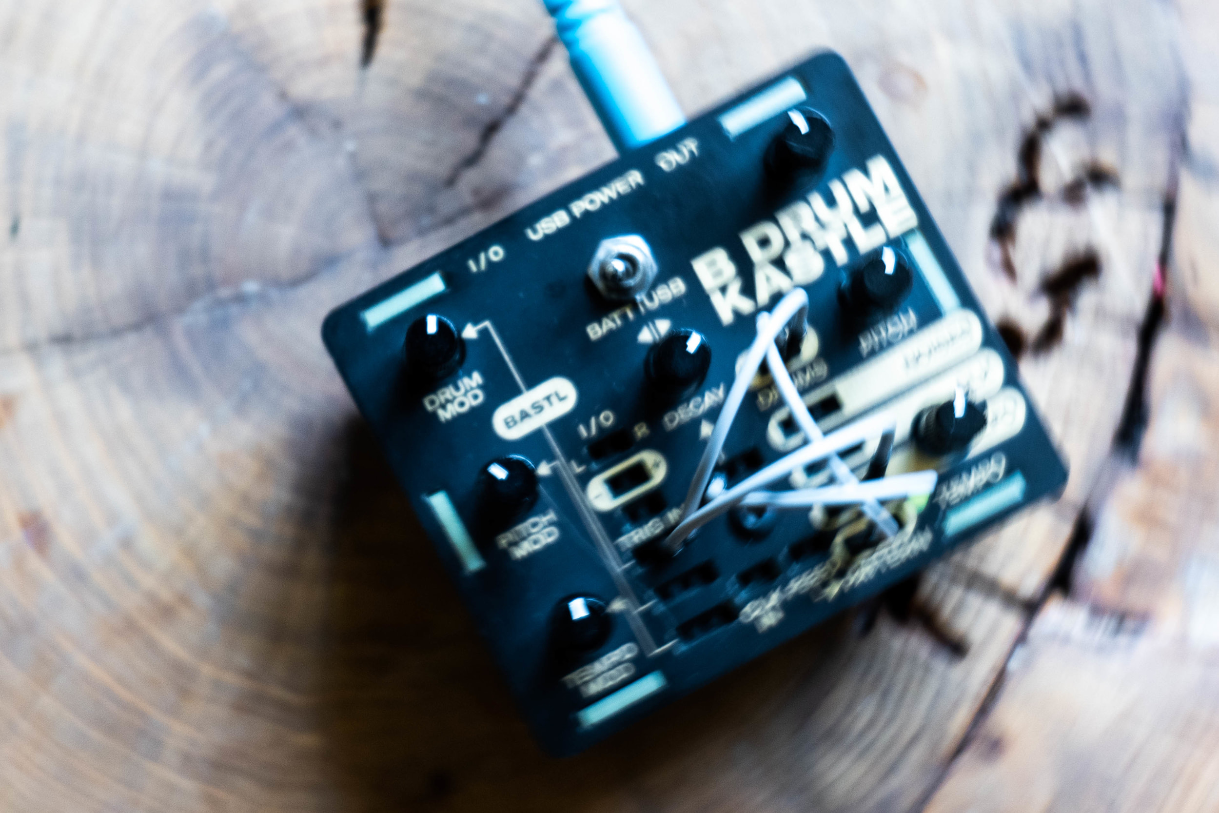 Bastl Kastle Drum – Discover rhythm on a tiny patchable groovebox